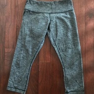 Lululemon Crops size 6